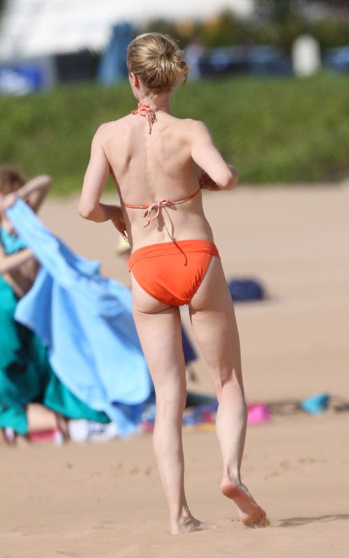 chris ovenden share julie bowen in bikini photos