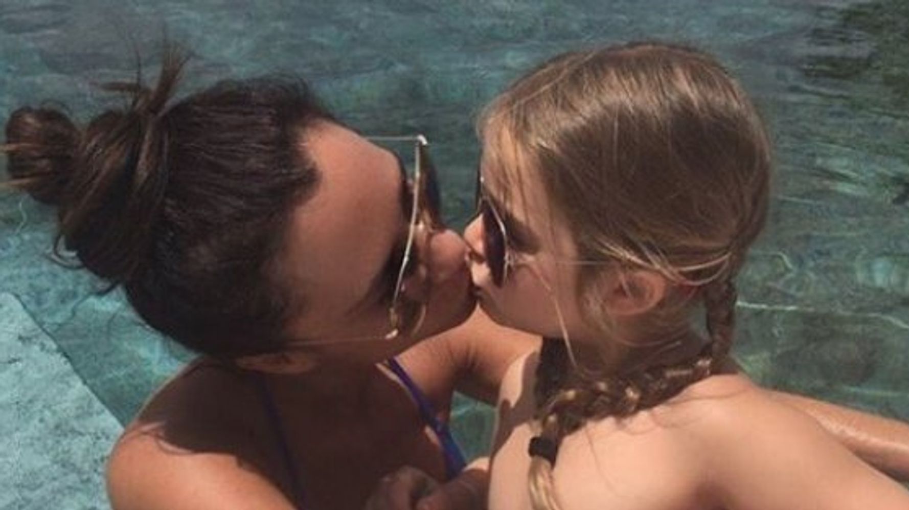 coco robinson add photo teen girls kissing tube
