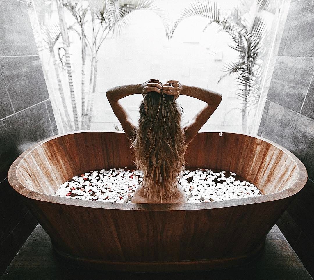 Sexy Bath Tub Pics and cyril