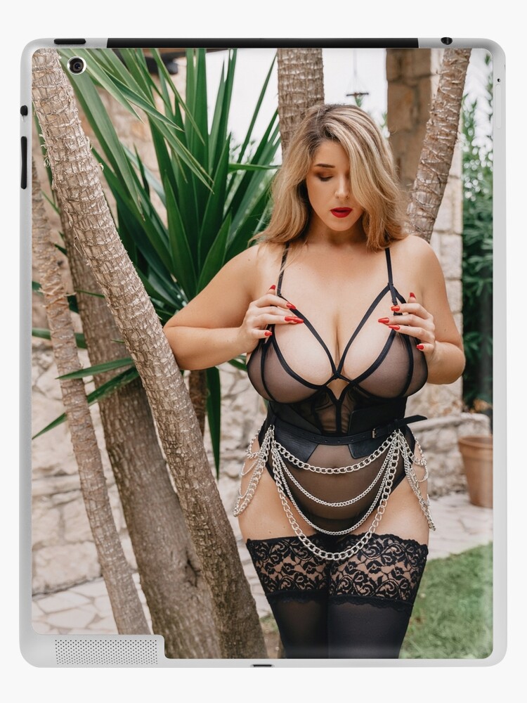 amer firdaus share lace gartered lingerie big tits porn photos