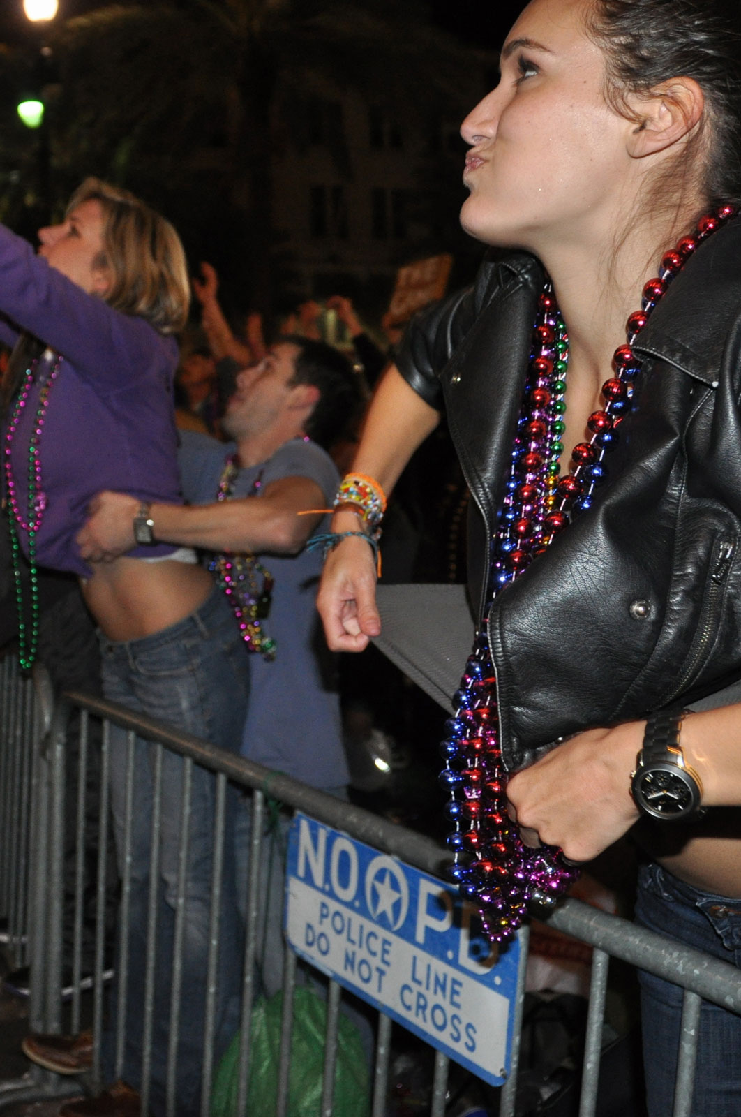 bumi kirana recommends Flashing At Mardi Gras