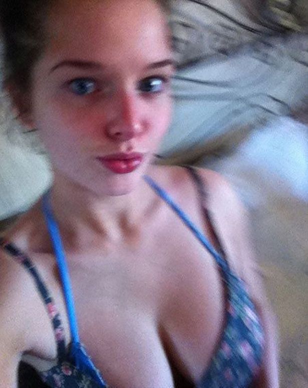 teen selfie boobs