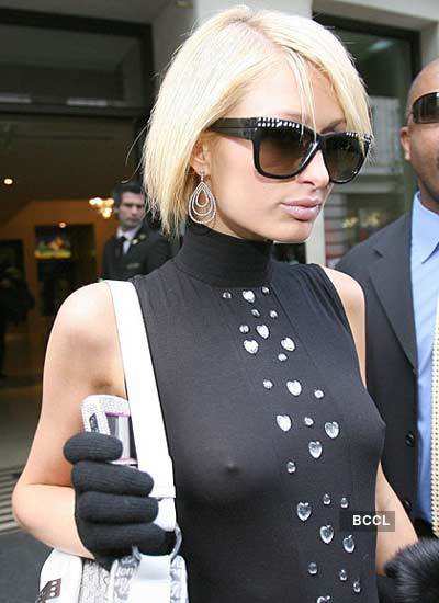 christopher try recommends Paris Hilton Has A Wardrobe Malfunction
