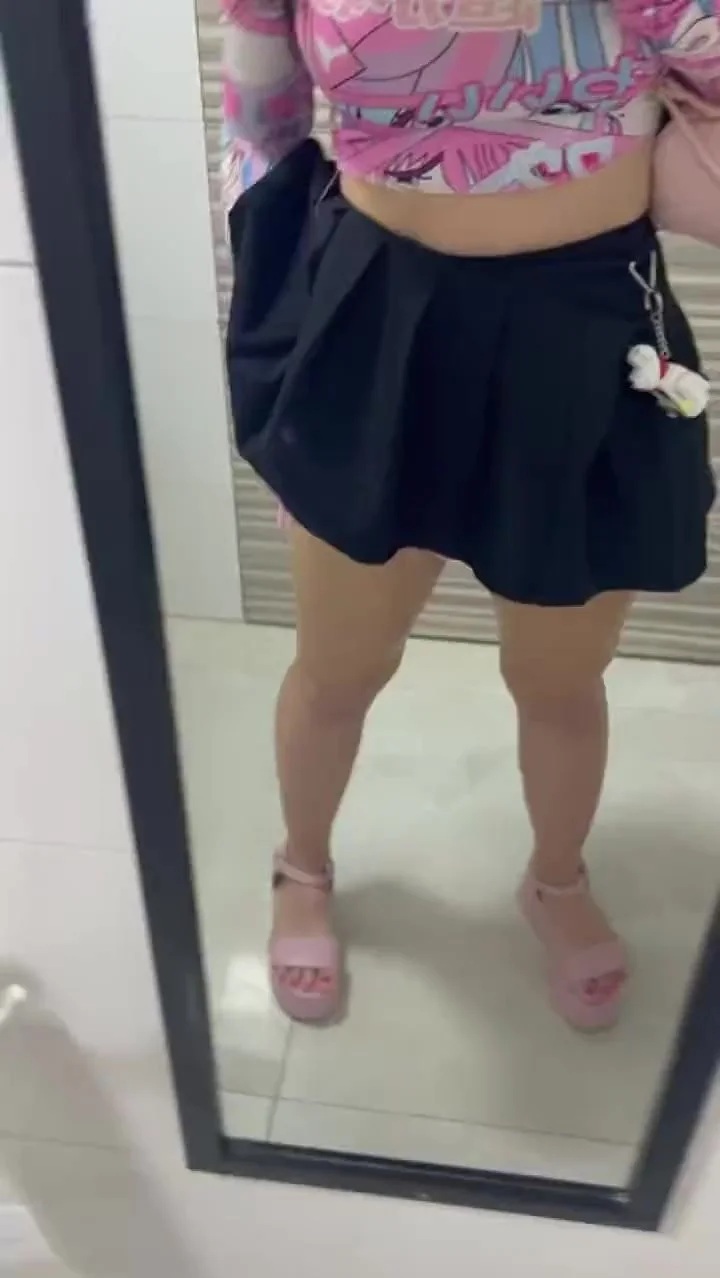 april hampton add photo women peeing in public videos