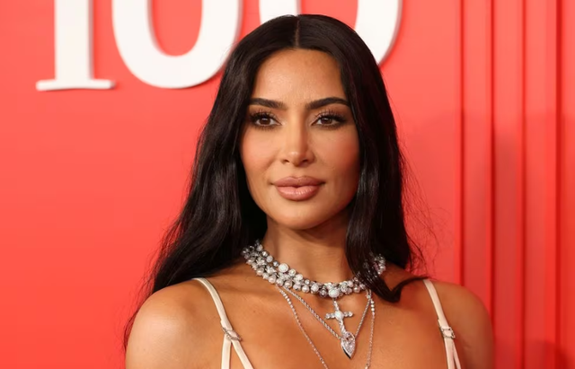 badra didu recommends Kim Kardashian Super Sexy