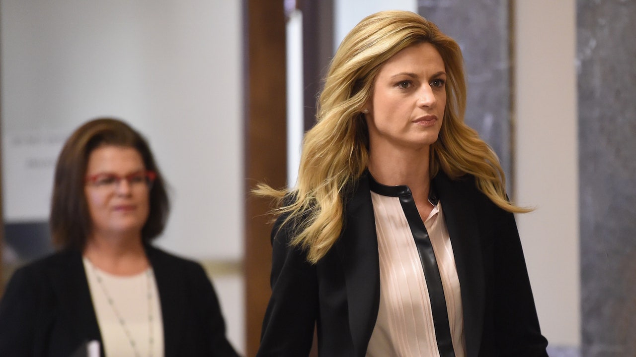 bhushan rahate recommends Erin Andrews Peephole Pictures