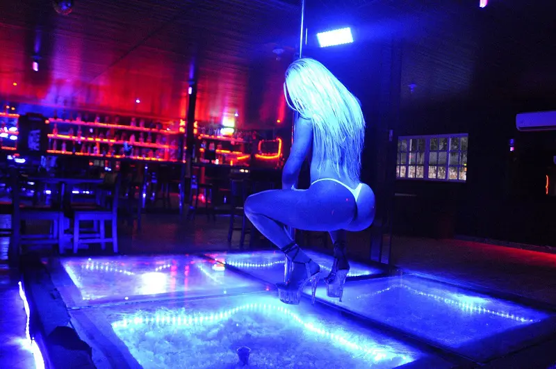 chris rapalo add strip clubs in brazil photo
