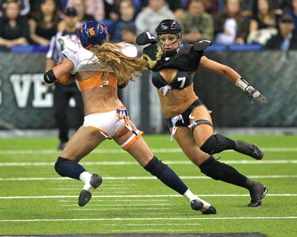 benjamin r long recommends lfl wardrobe malfunctions pic