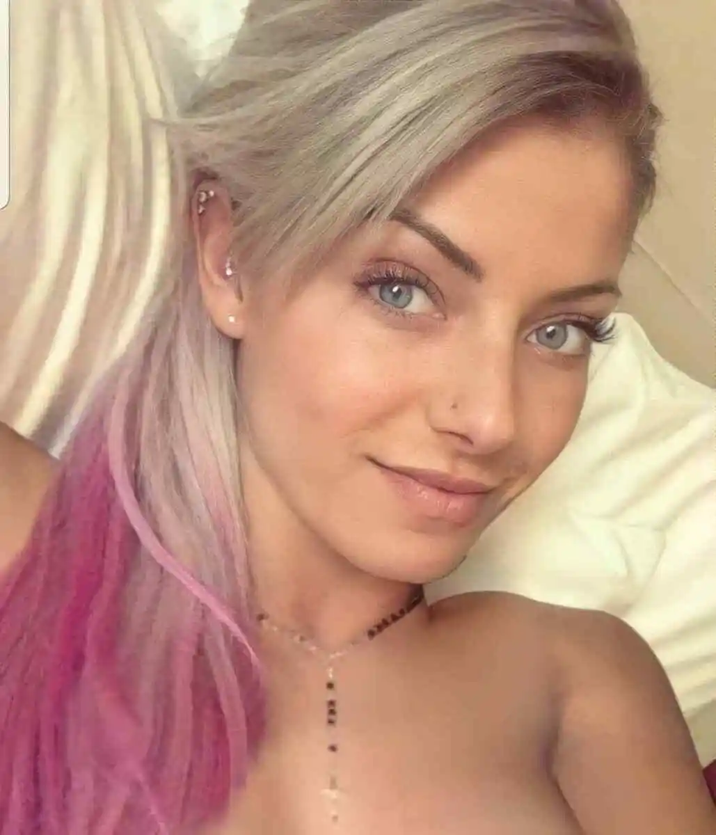 amanda enlow recommends naked alexa bliss pic