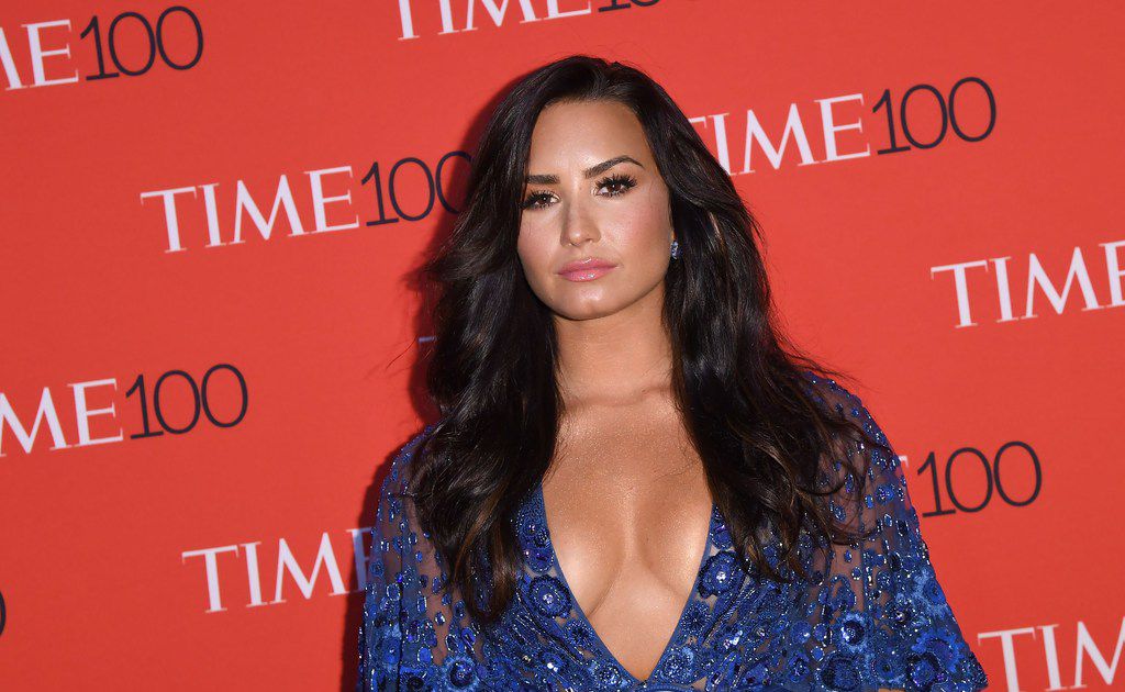 ashley mobbs recommends demi lovato fakes pic