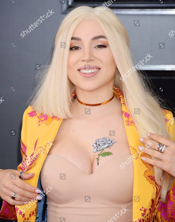 Best of Ava max tits