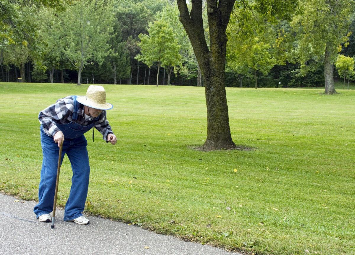 aaron heuer recommends Older Women Bent Over