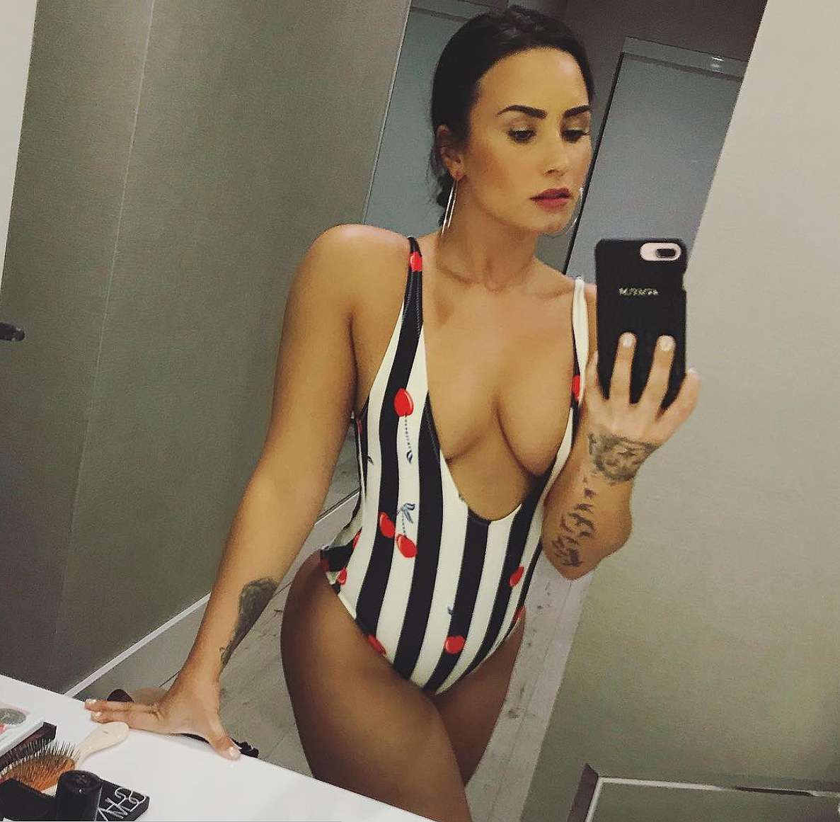 arun powar recommends demi lovato sexy images pic
