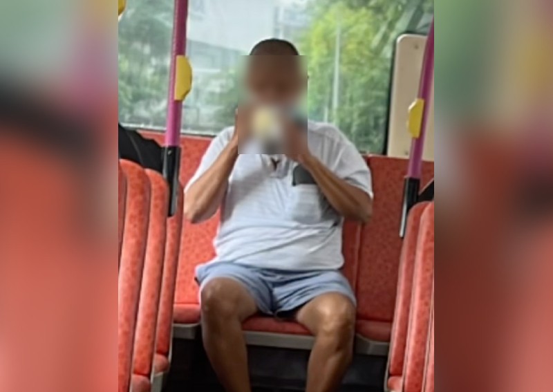 Caught Jerking Off On Bus naturiste nantes