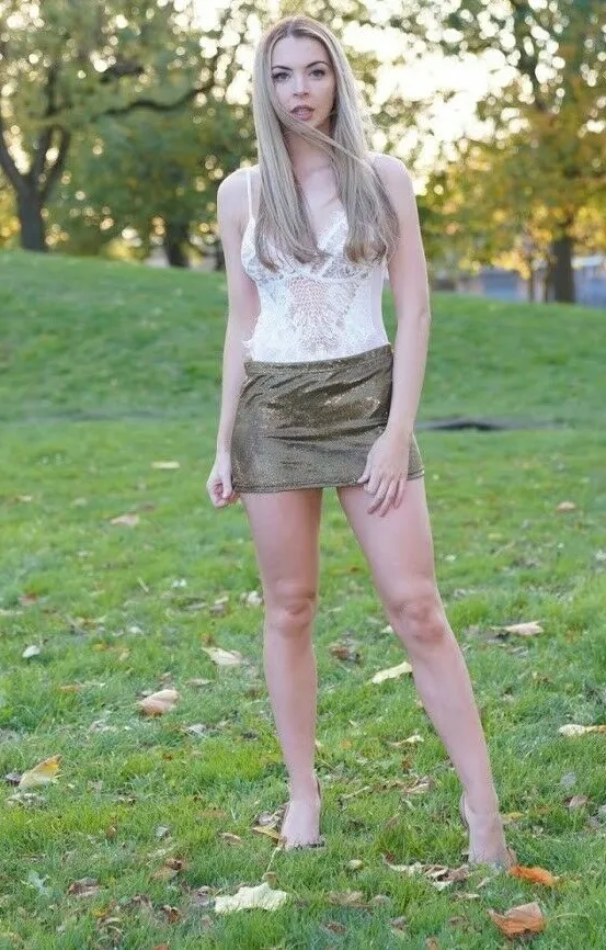 christa benjamin recommends Teen In Micro Skirt
