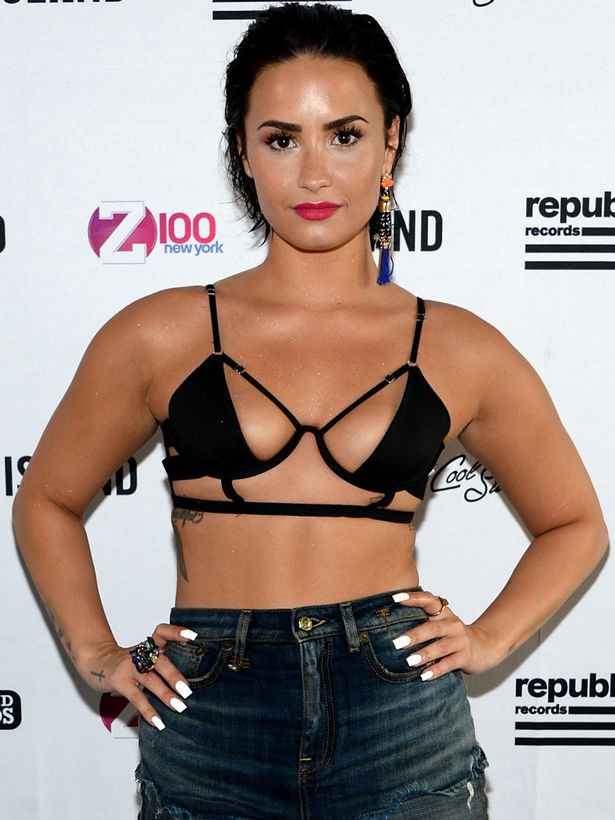 david jezak recommends Demi Lovato Nipple Slip