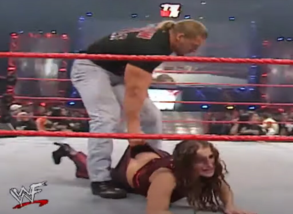 altaf dhalla add photo stephanie mcmahon nipple slips