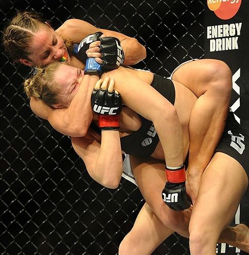 anne walmsley recommends Ronda Rousey Lesbian Porn