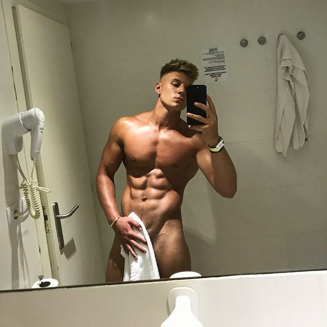 max wyatt naked