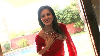 bruce hiatt recommends Sunny Leone Saree Porn