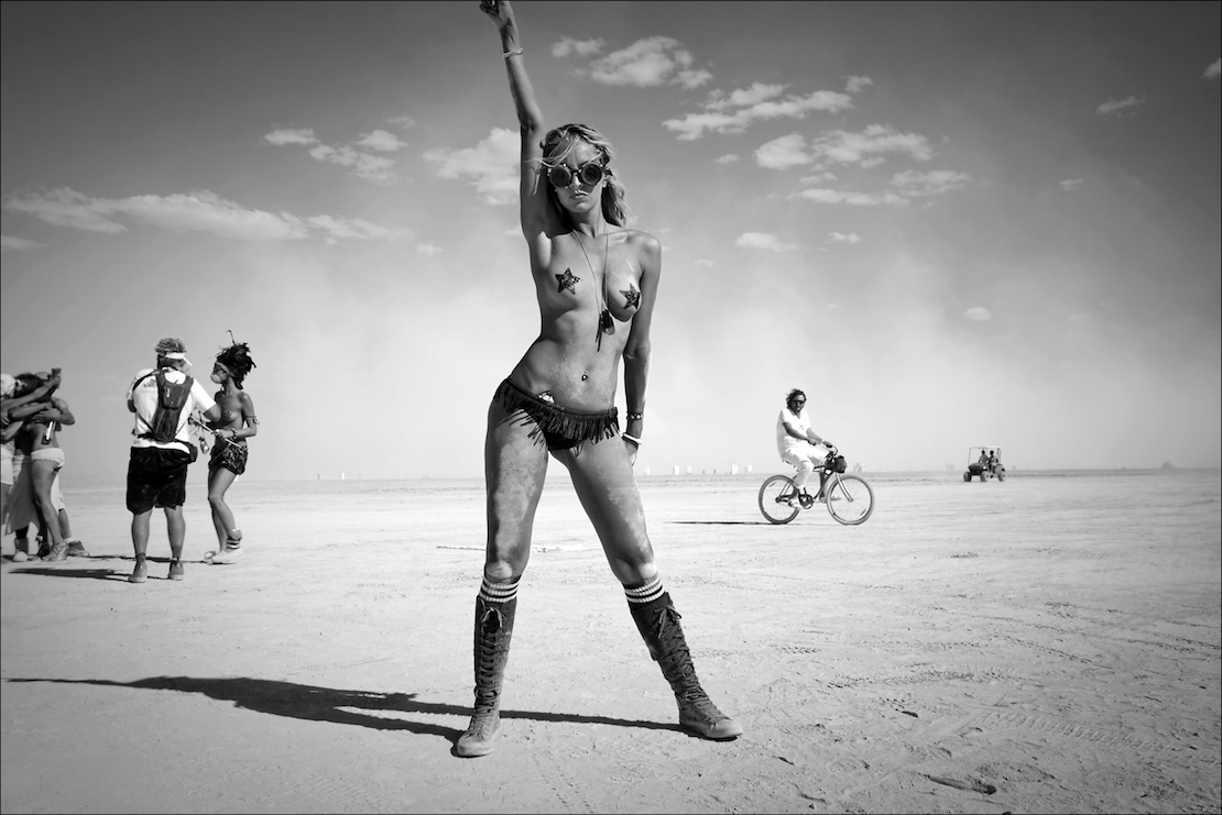 Burning Man 2017 Nudity jol fingers