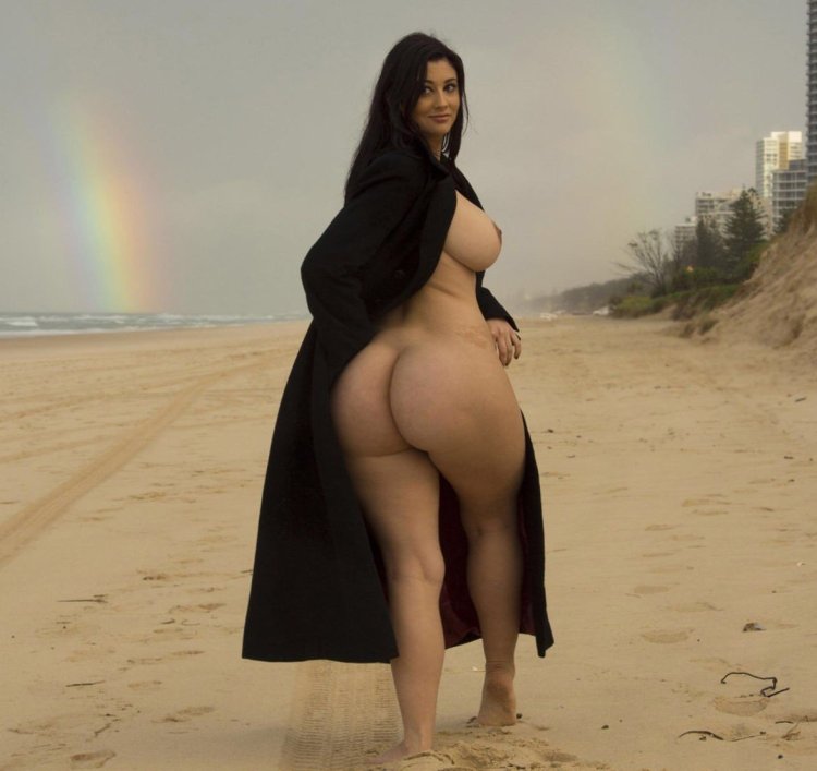 david gruen recommends nude saudi arabian women pic