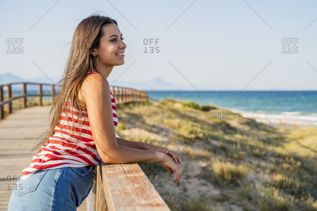 cesar aljo recommends Pics Of Girls On The Beach