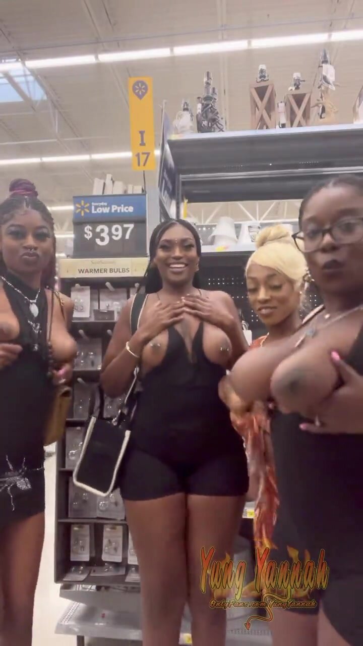 danny mcclelland recommends Black Women Flashing Tits