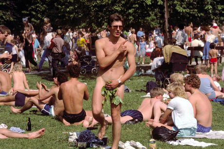 Naked In The Park Pics babes newcastle
