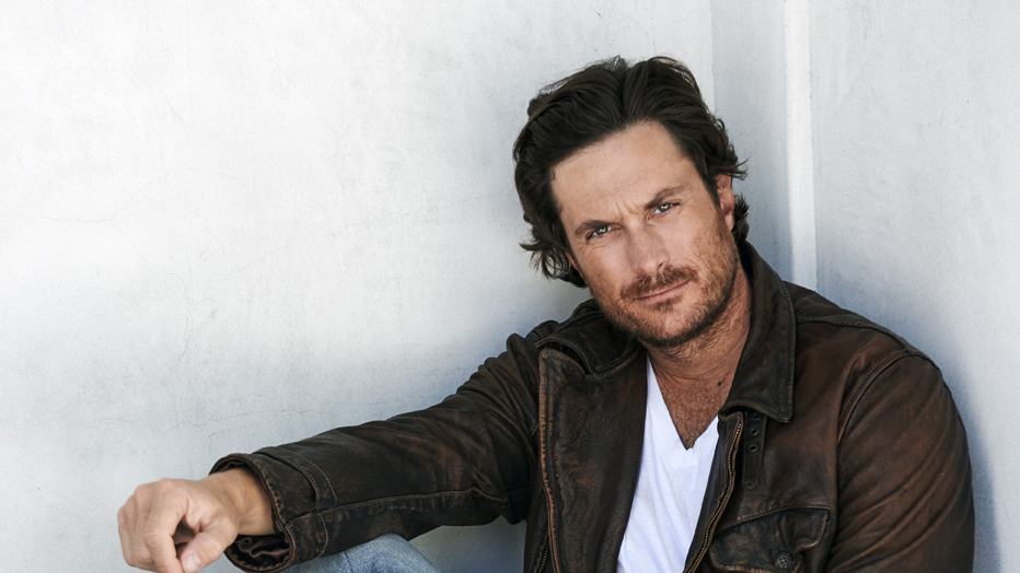 clyde folley recommends images of oliver hudson pic