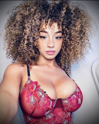 dave alleyne recommends big tits teen in public pic