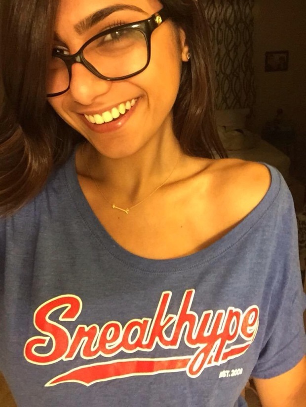 dana tayan recommends mia khalifa twerking to timeflies song pic