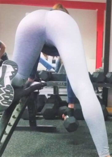 angela santamaria share yoga pants voyuer photos