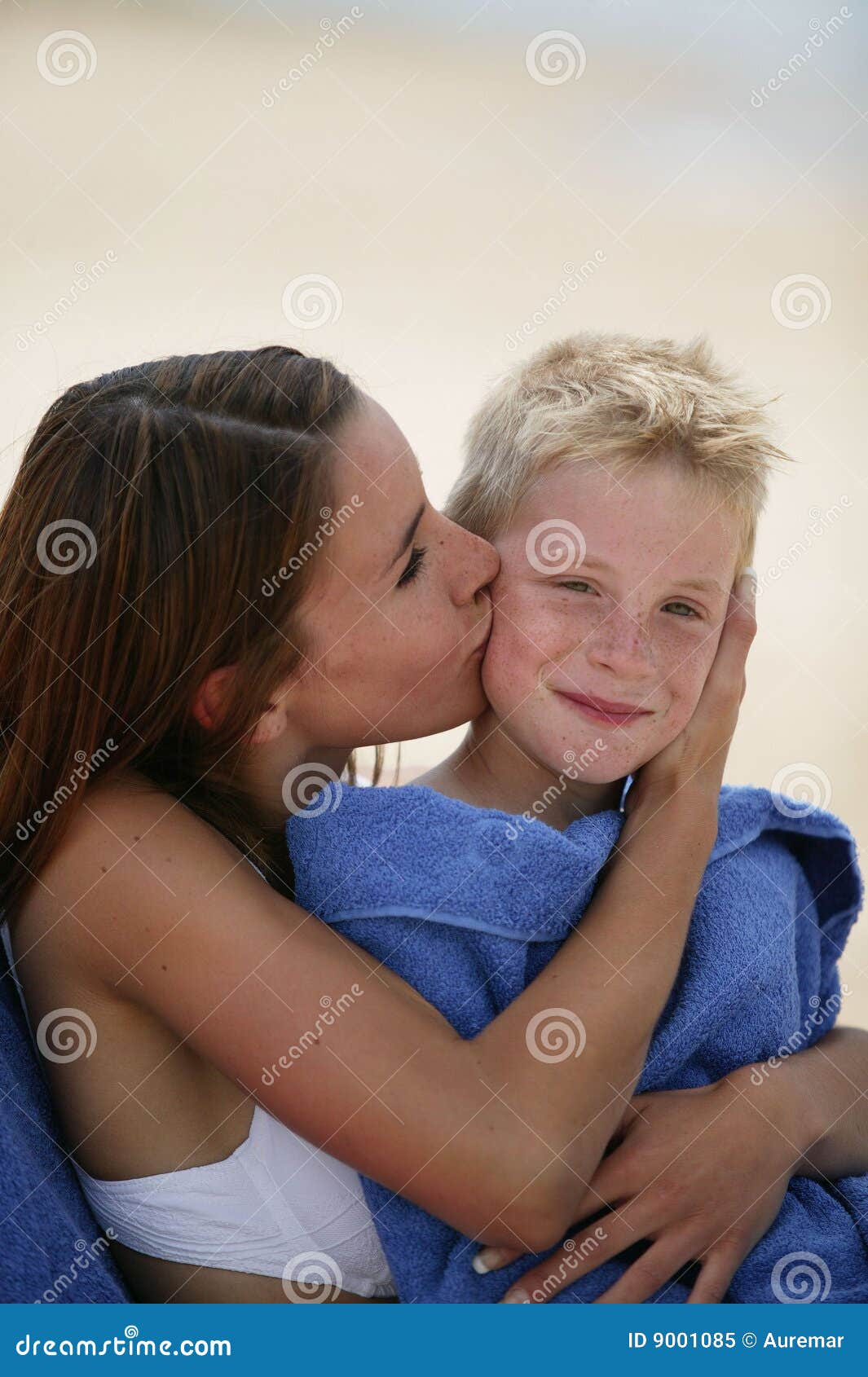 best leader add photo woman kiss a boy