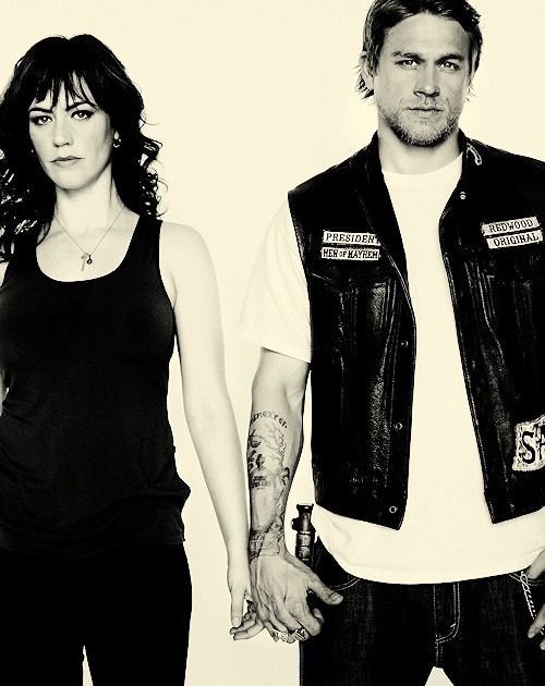 desmon ray add maggie siff and charlie hunnam dated photo