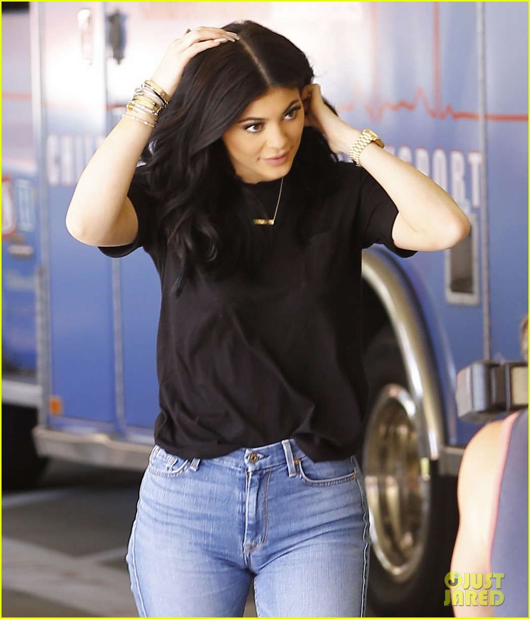 Kylie Jenner Camel Toe Son sex movies. Mobile XXX