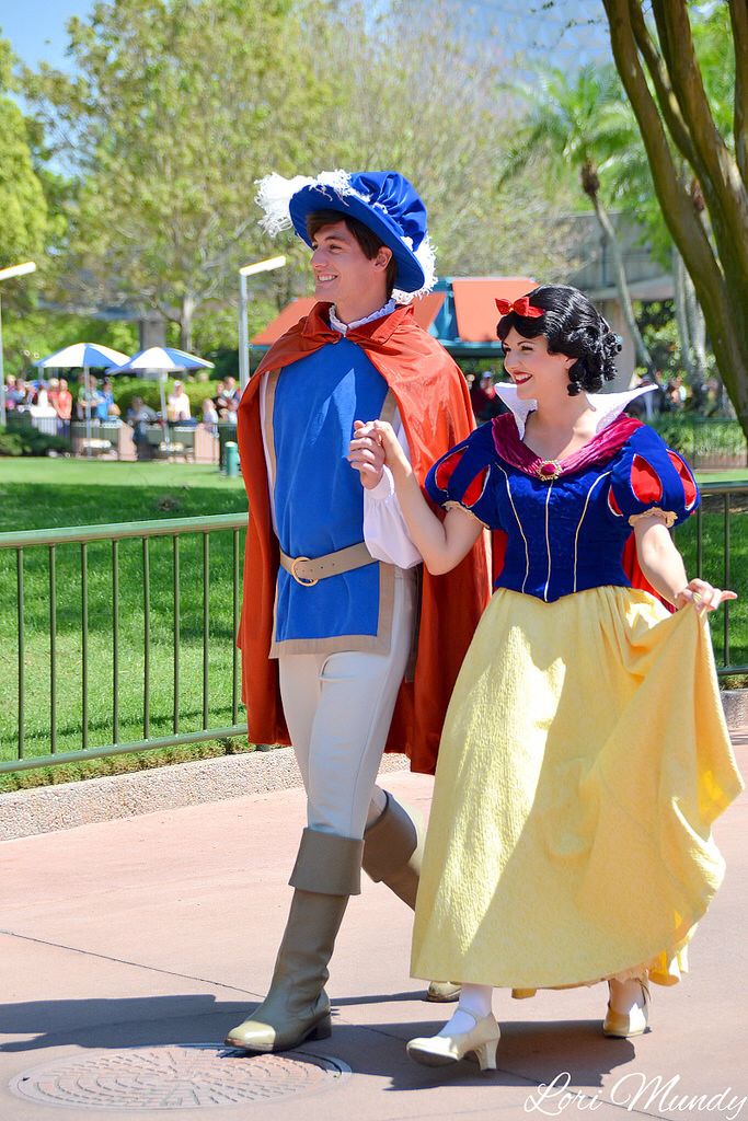 brittany heffernan recommends Snow White And Prince Charming Costume