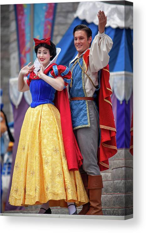 blake zeilinger recommends Snow White And Prince Charming Costume