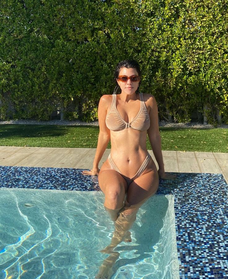 dae hyun jung recommends Kris Jenner Nude Pool