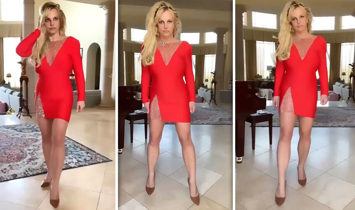 beyond ad recommends Brittney Spears With No Underwear