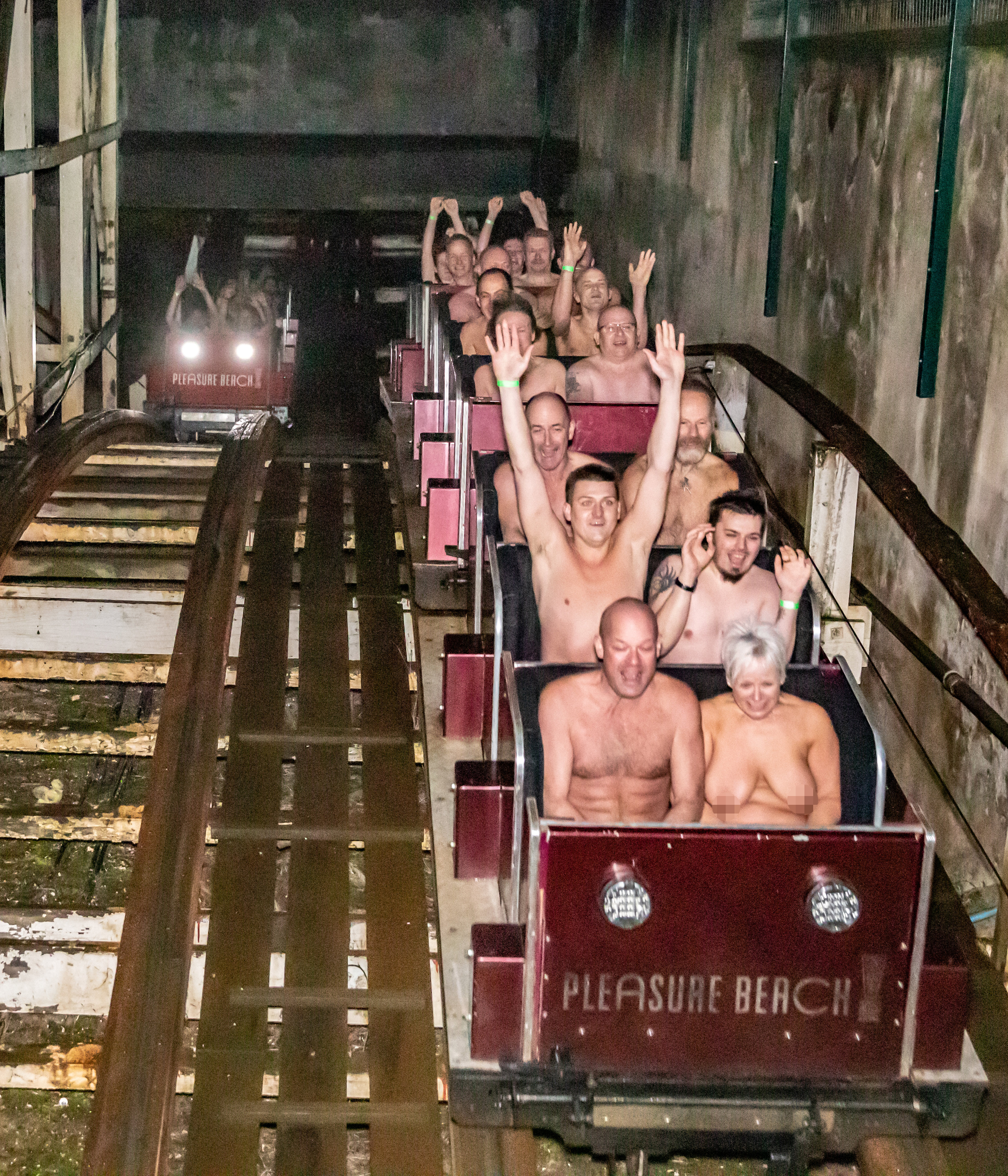 alexandra coles share nude at amusement park photos