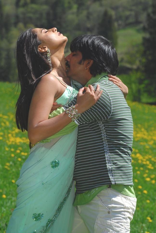 anargha ghorai recommends Anushka Shetty Hot Kiss