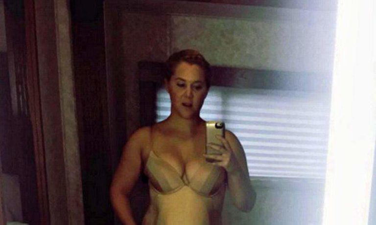 brian dewolfe recommends amy schumer nude ass pic