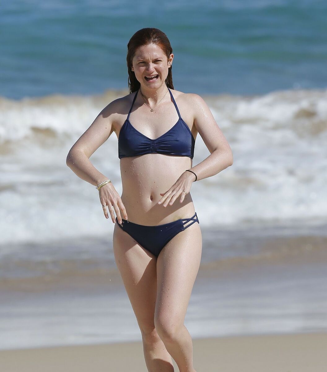 angel lee mun ling recommends bonnie wright bikini pic