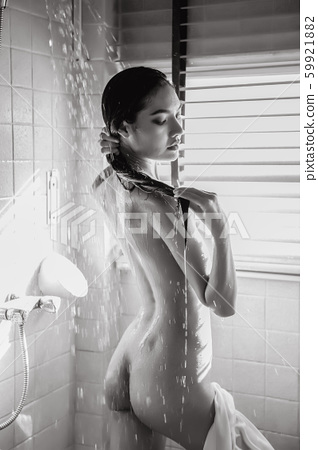 carlette lewis add naked women in bathroom photo