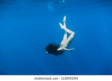 aika ahmed recommends Naked Women Swimming Underwater