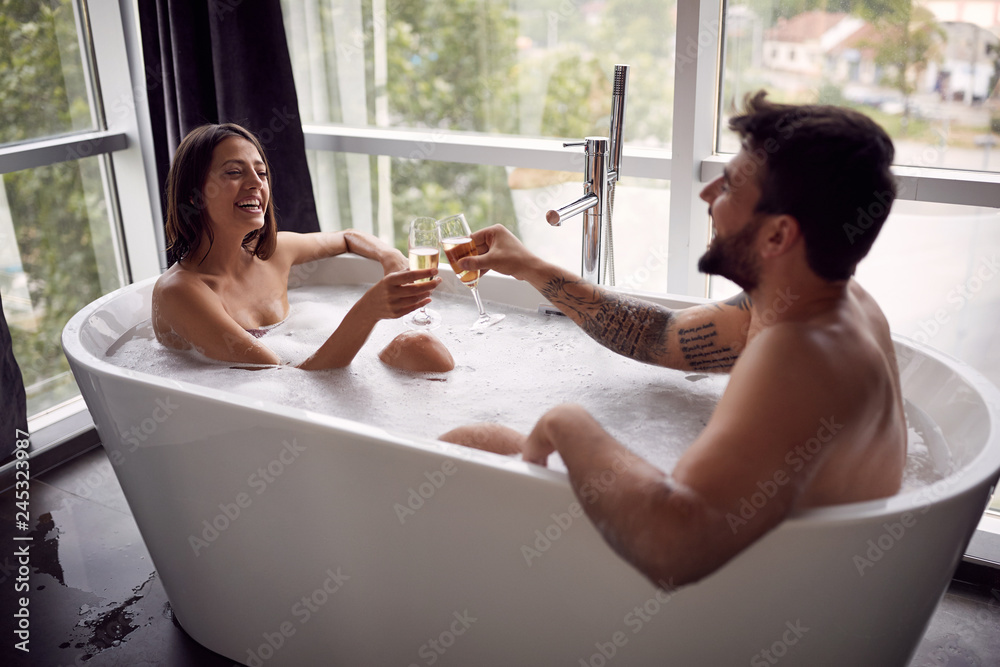 sexy bath tub pics