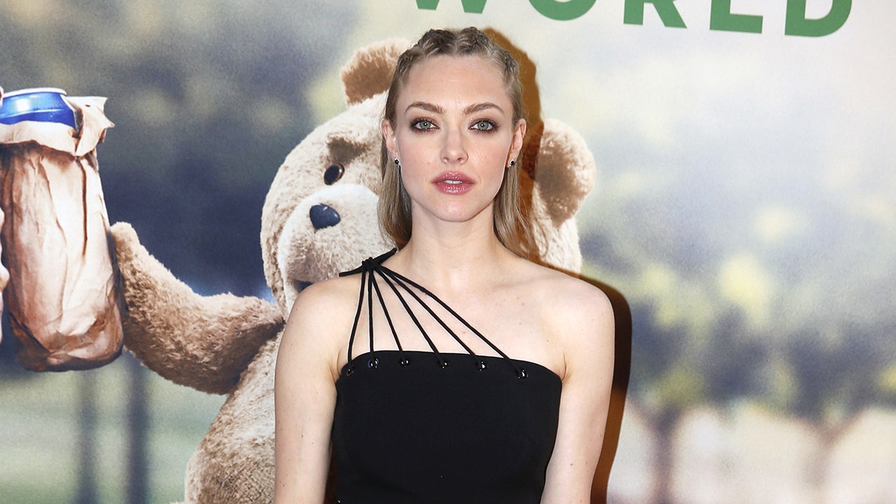 cory westphal recommends amanda seyfried sex photos pic