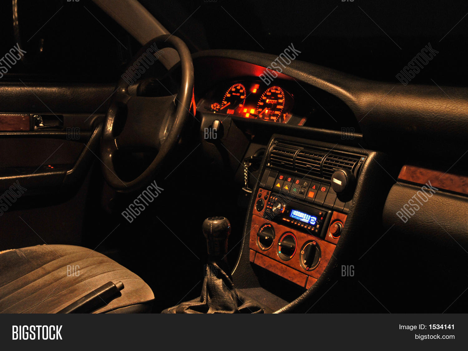 dony arya add photo picture of inside car at night