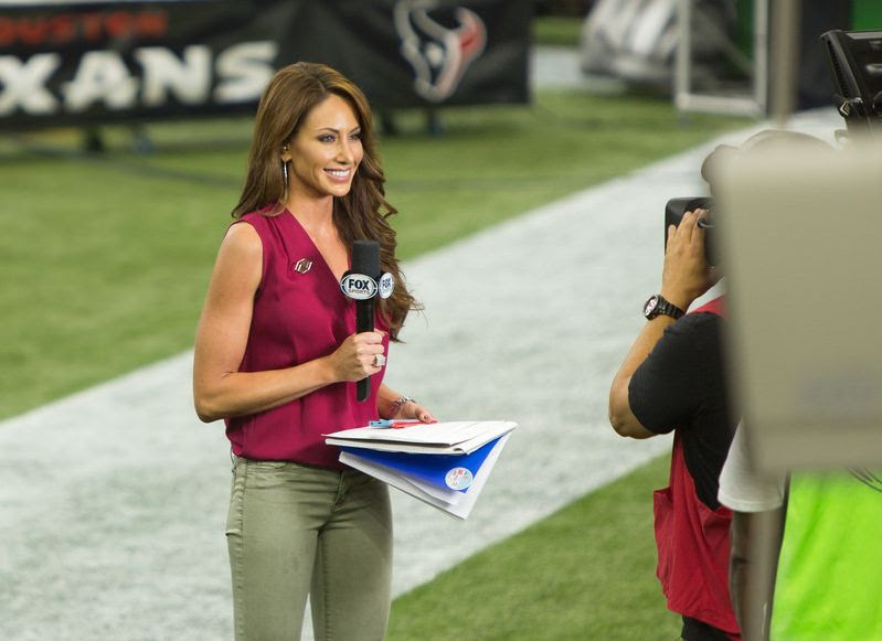 pictures of holly sonders